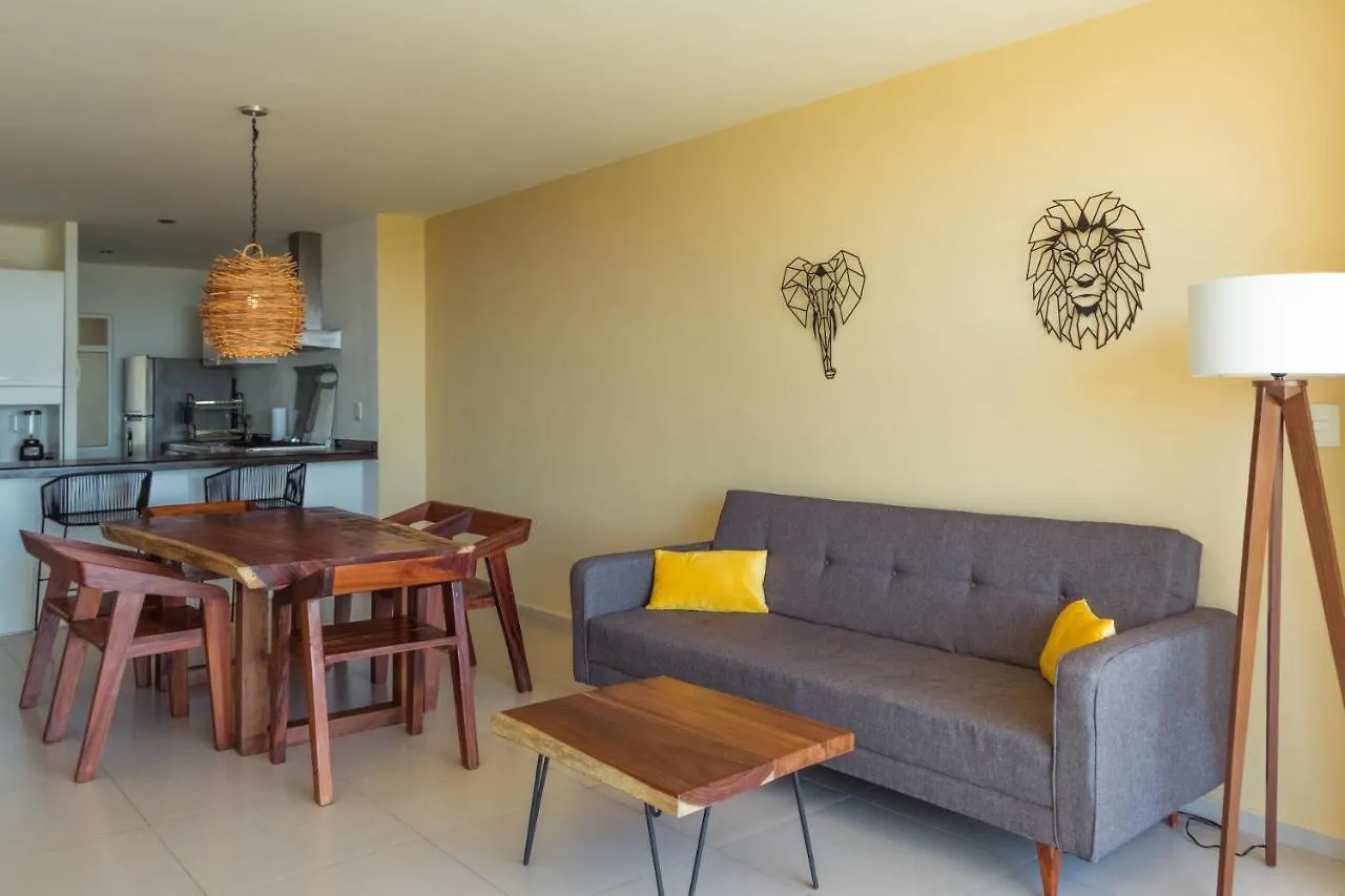 Beachfront Luxury Apartments 칸쿤