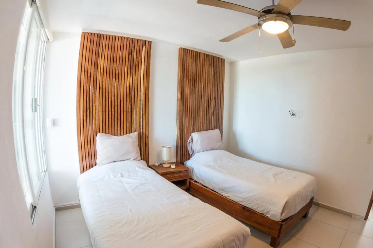 Beachfront Luxury Apartments 칸쿤