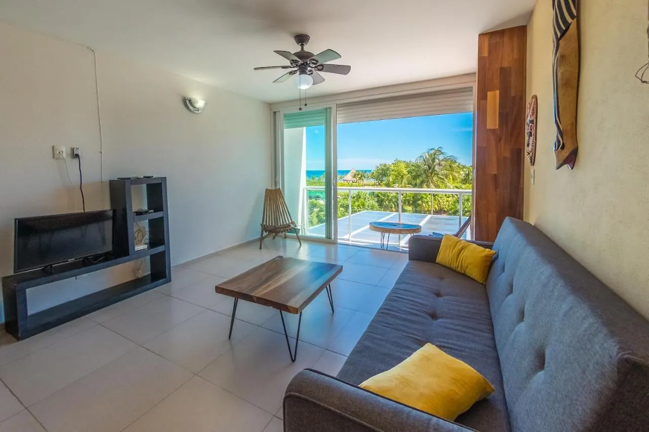 Beachfront Luxury Apartments 칸쿤
