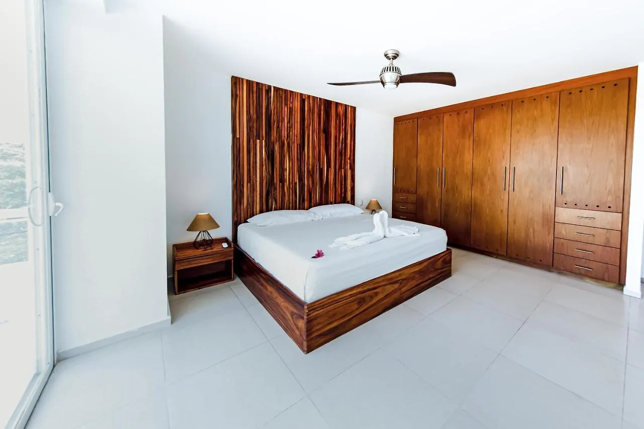 Beachfront Luxury Apartments 칸쿤