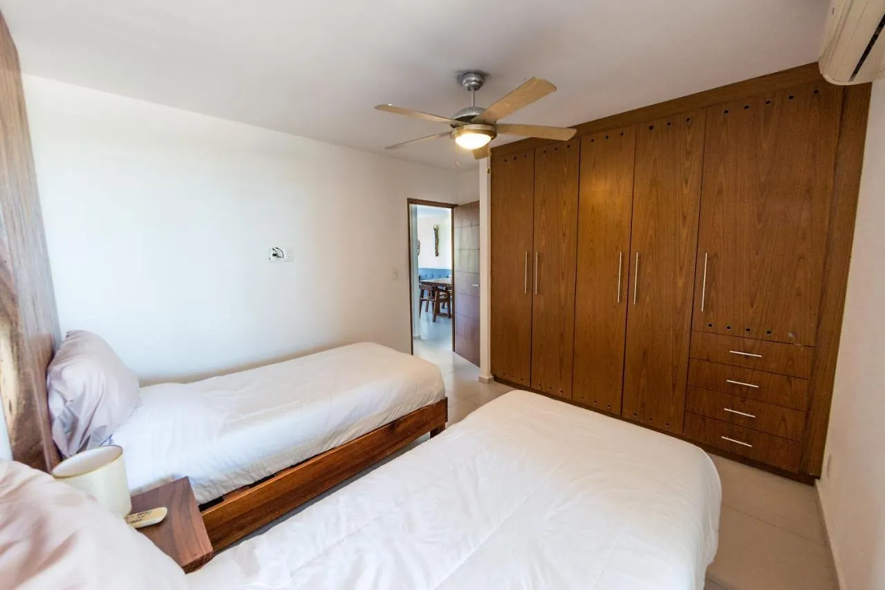 Beachfront Luxury Apartments 칸쿤