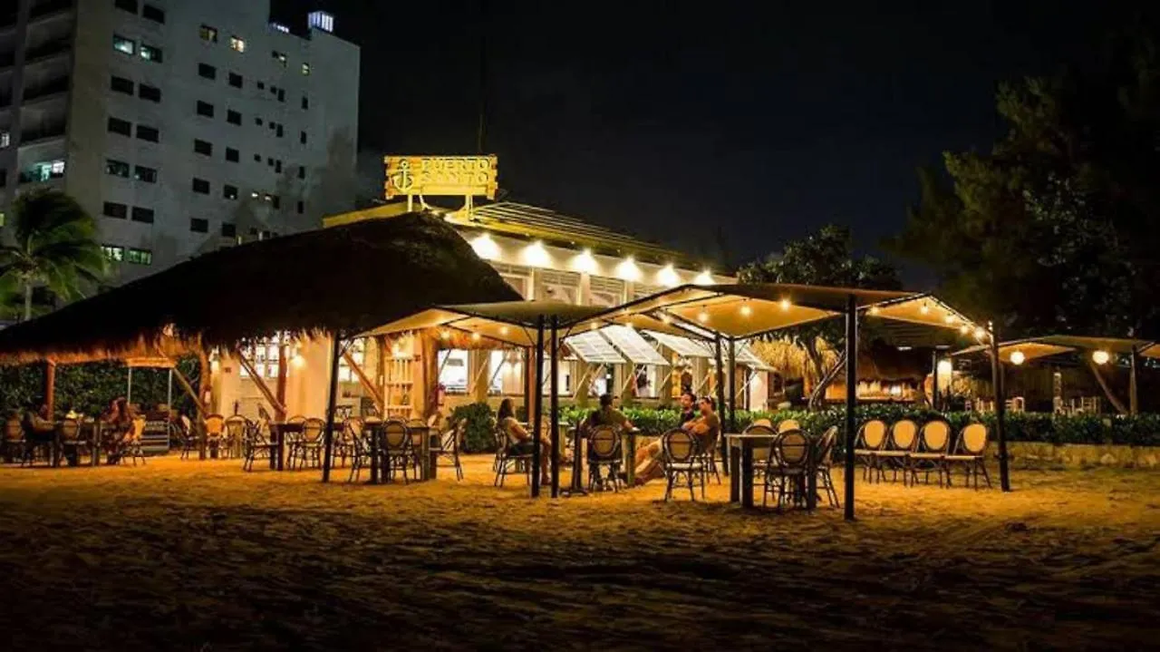 Beachfront Luxury Apartments Cancun