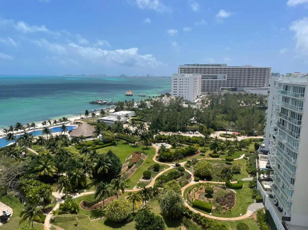 Beachfront Luxury Apartments Cancun Mexico