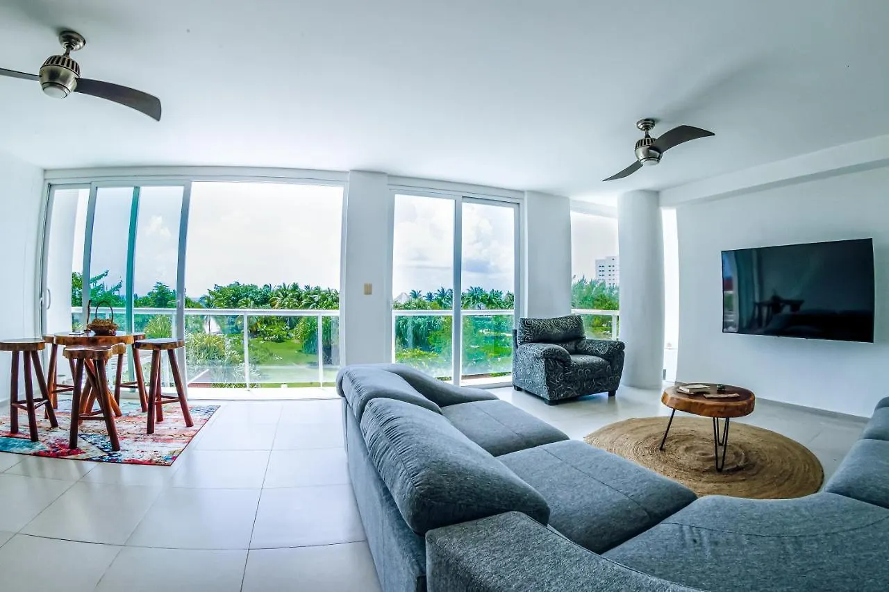 Beachfront Luxury Apartments Cancun