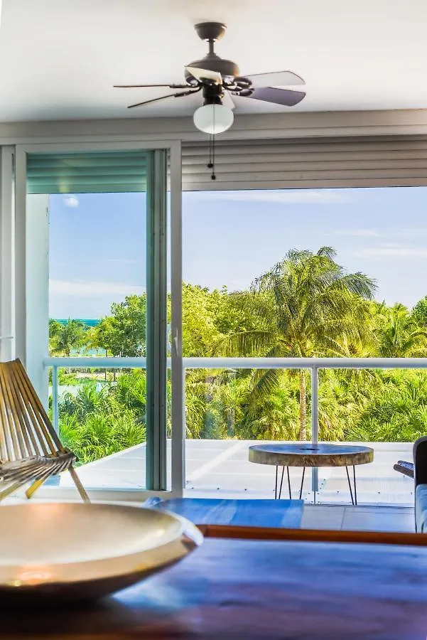 Beachfront Luxury Apartments Cancun