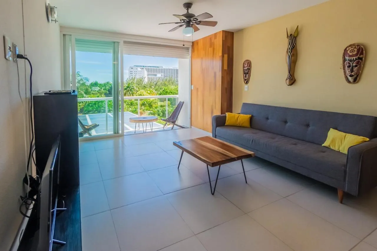 Beachfront Luxury Apartments Cancun